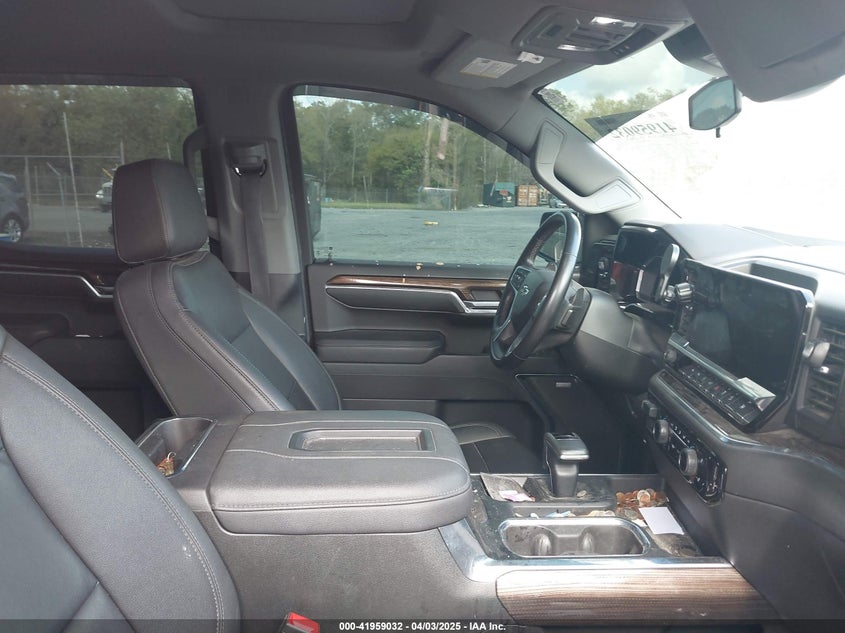 2022 CHEVROLET SILVERADO 1500 4WD  SHORT BED RST - 1GCUDEETXNZ561489