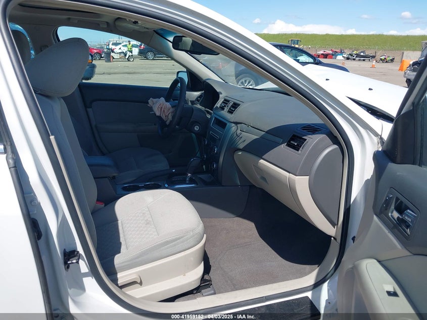 2010 FORD FUSION VIN: 3FAHP0HA1AR152131