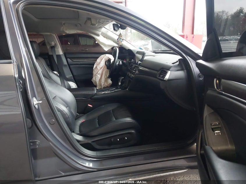 2018 HONDA ACCORD VIN: 1HGCV1F98JA117445