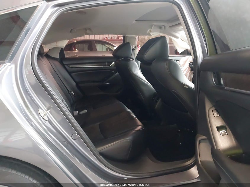2018 HONDA ACCORD VIN: 1HGCV1F98JA117445