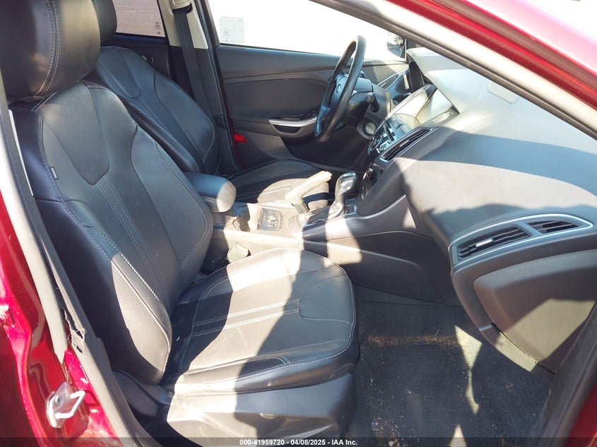 2014 FORD FOCUS VIN: 1FADP3J2XEL247827