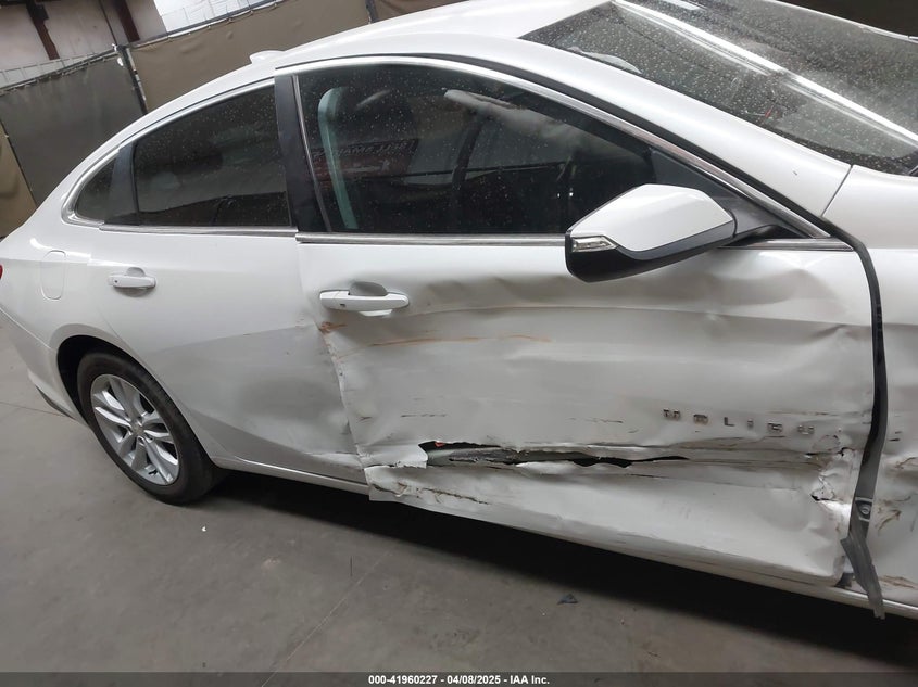2016 CHEVROLET MALIBU VIN: 1G1ZE5ST1GF203752