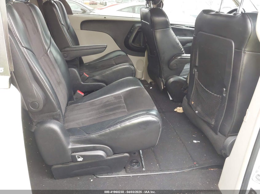 2014 CHRYSLER TOWN & COUNTRY VIN: 2C4RC1CG9ER192349