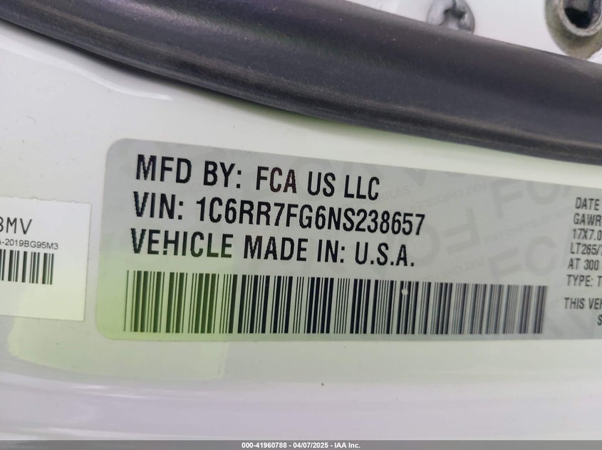 2022 RAM 1500 CLASSIC VIN: 1C6RR7FG6NS238657
