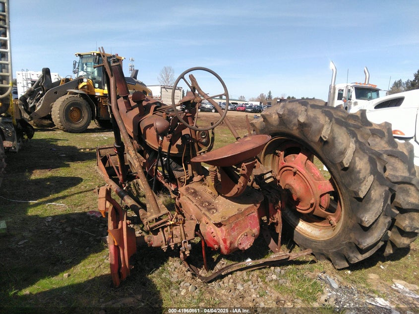 1942 International Tractor VIN: FBH115366 Lot: 41960861
