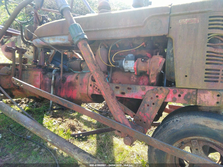 1942 International Tractor VIN: FBH115366 Lot: 41960861