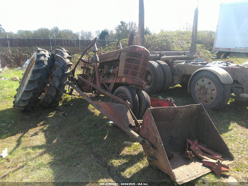 1942 International Tractor VIN: FBH115366 Lot: 41960861