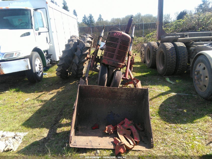 1942 International Tractor VIN: FBH115366 Lot: 41960861