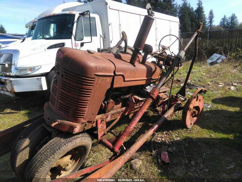 1942 International Tractor VIN: FBH115366 Lot: 41960861