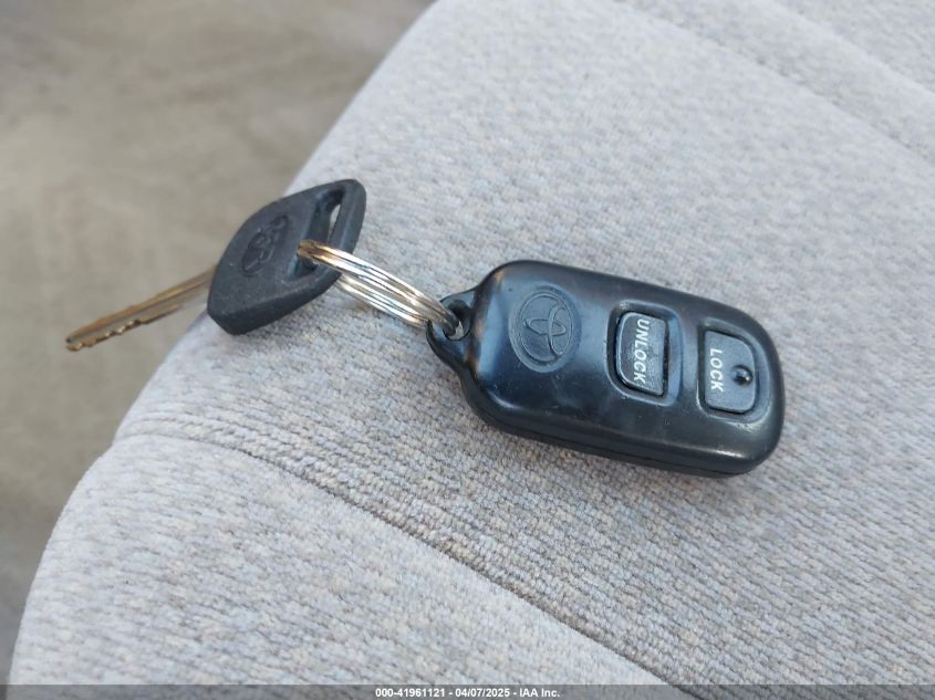 2000 Toyota Camry Le VIN: JT2BG22K3Y0493787 Lot: 41961121