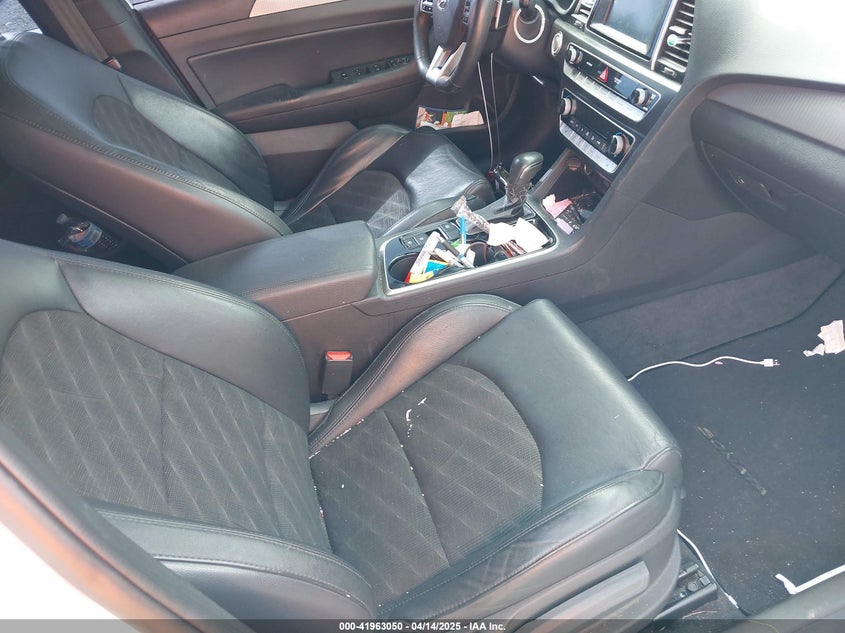 2019 HYUNDAI SONATA VIN: 5NPE34AFXKH803038