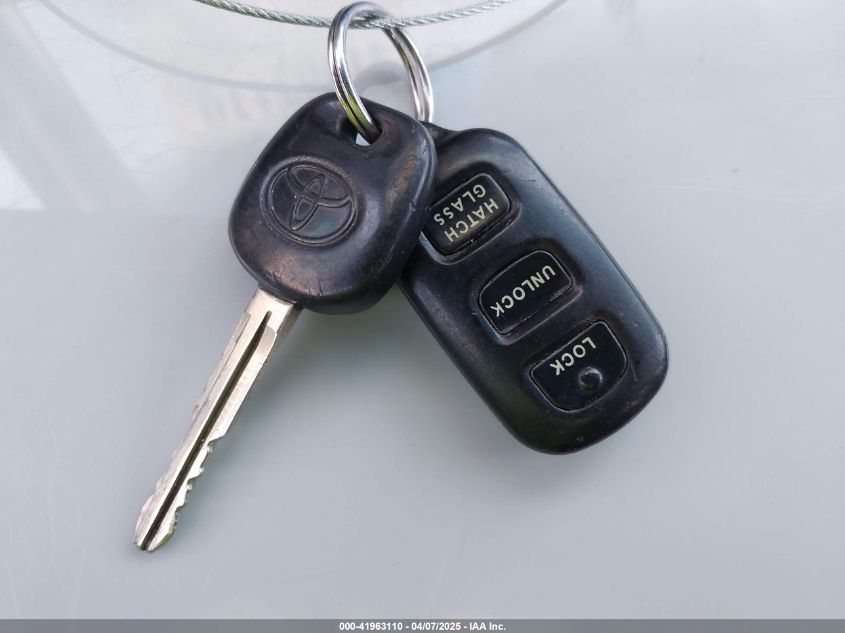 2005 Toyota Matrix VIN: 2T1KR32E95C498463 Lot: 41963110