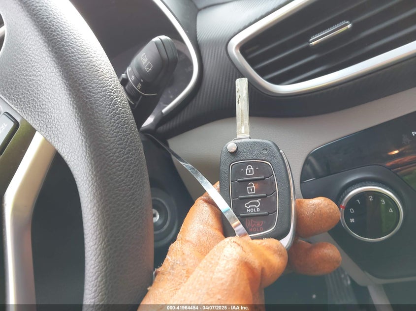 2019 HYUNDAI TUCSON SE - KM8J2CA42KU059852