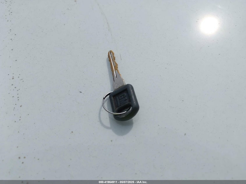 1998 Chevrolet C1500 Fleetside VIN: 2GCEC19M5W1275739 Lot: 41964911