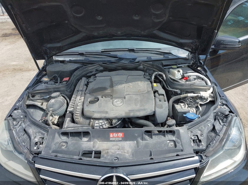 2014 MERCEDES-BENZ C 300 VIN: WDDGF8AB9EA929638