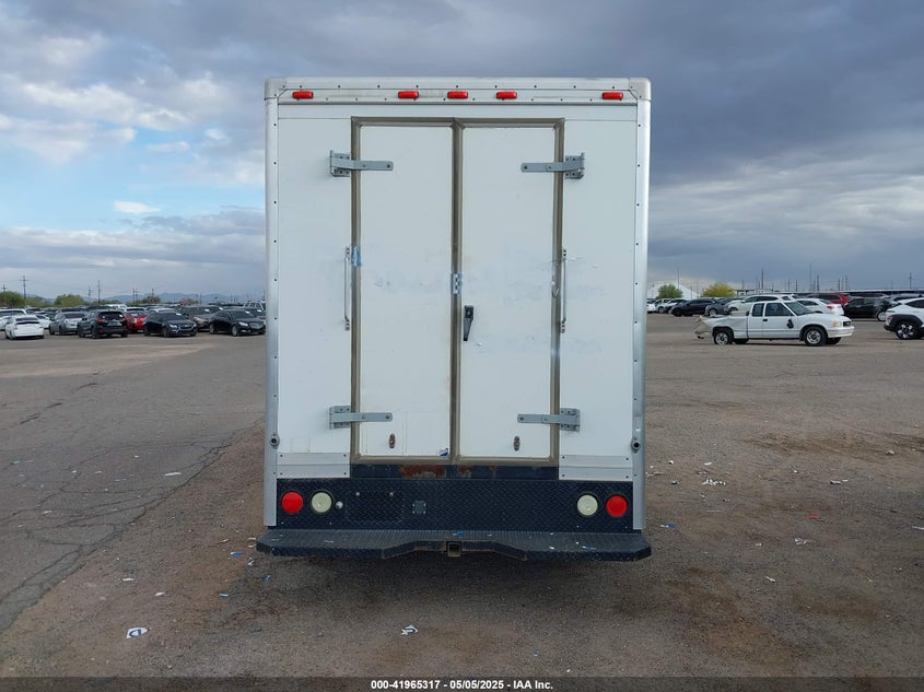 2011 Chevrolet Express Cutaway Work Van VIN: 1GB0G2CG9B1130599 Lot: 41965317