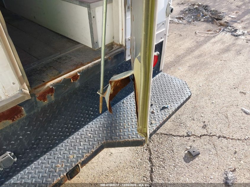 2011 Chevrolet Express Cutaway Work Van VIN: 1GB0G2CG9B1130599 Lot: 41965317