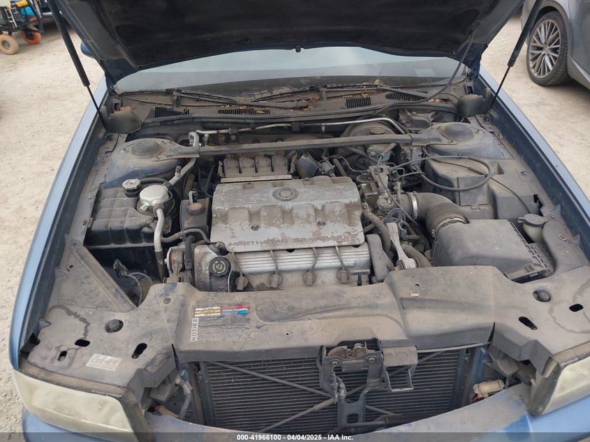 1998 Cadillac Deville Standard VIN: 1G6KD54Y9WU742735 Lot: 41966100