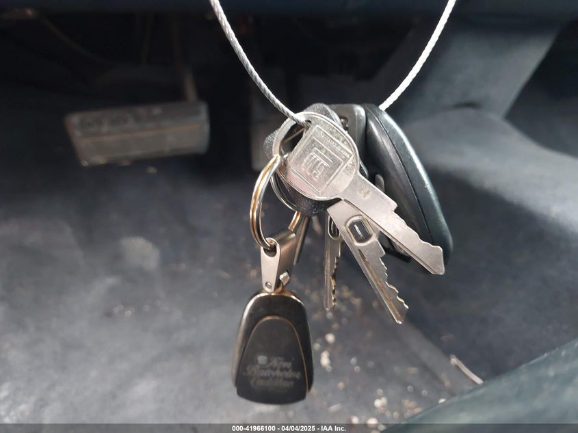 1998 Cadillac Deville Standard VIN: 1G6KD54Y9WU742735 Lot: 41966100