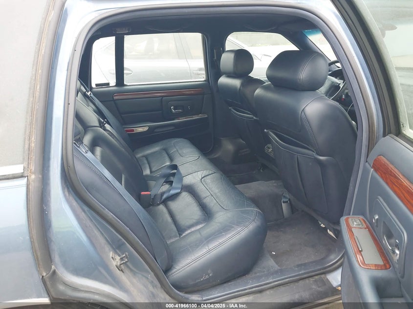 1998 Cadillac Deville Standard VIN: 1G6KD54Y9WU742735 Lot: 41966100