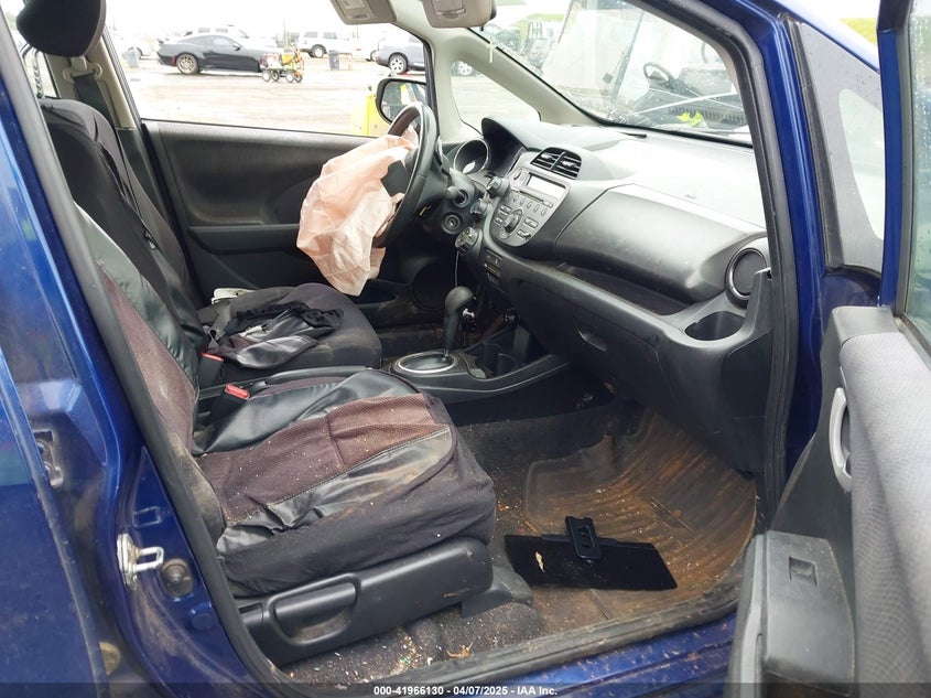 2012 HONDA FIT VIN: JHMGE8H50CC038148