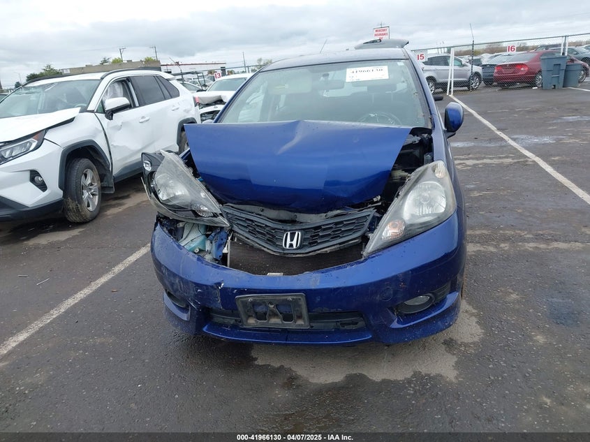 2012 HONDA FIT VIN: JHMGE8H50CC038148