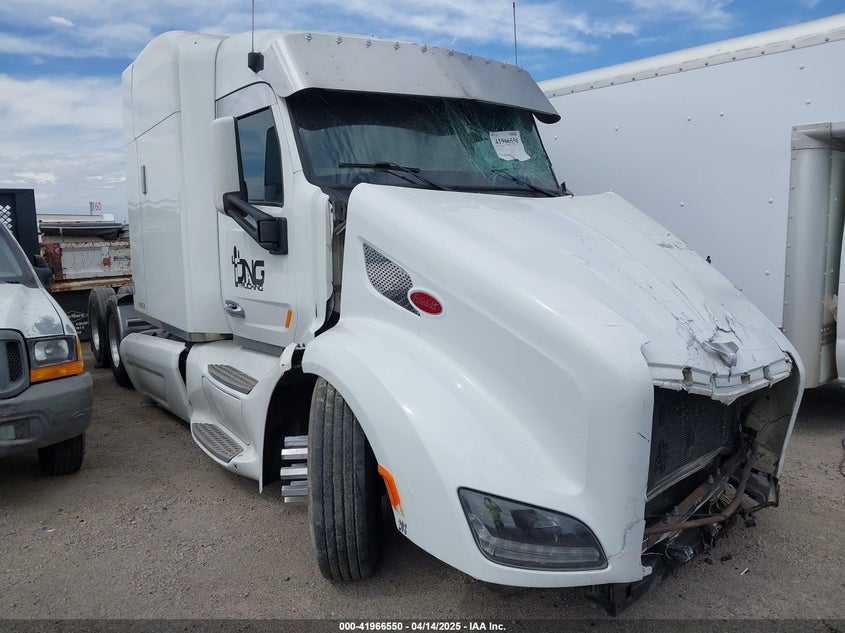 2015 PETERBILT 579