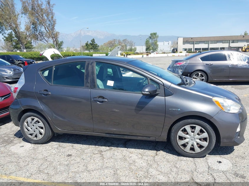2013 TOYOTA PRIUS C VIN: JTDKDTB36D1540801