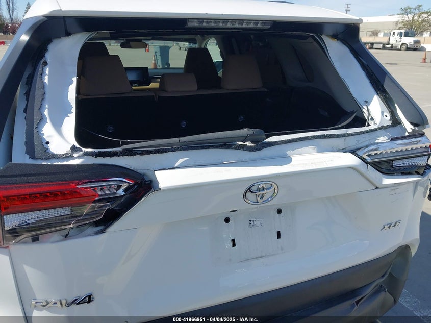 2020 TOYOTA RAV4 XLE - 2T3W1RFV7LW058797