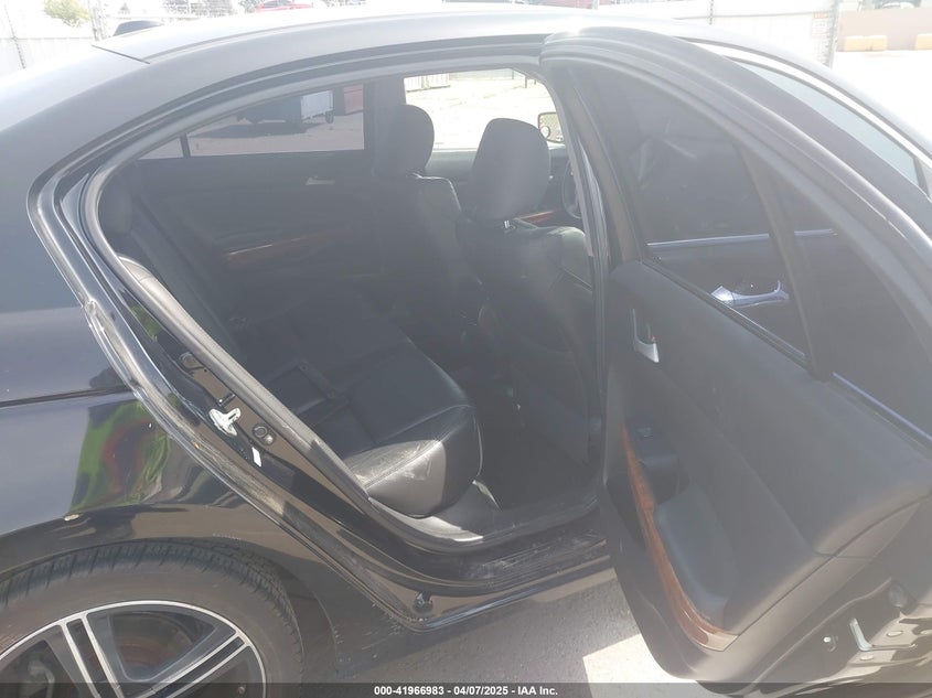 1HGCP3F83BA028056 2011 HONDA ACCORD photo no. 8