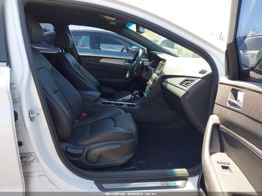 2015 HYUNDAI SONATA VIN: 5NPE34AB4FH092665