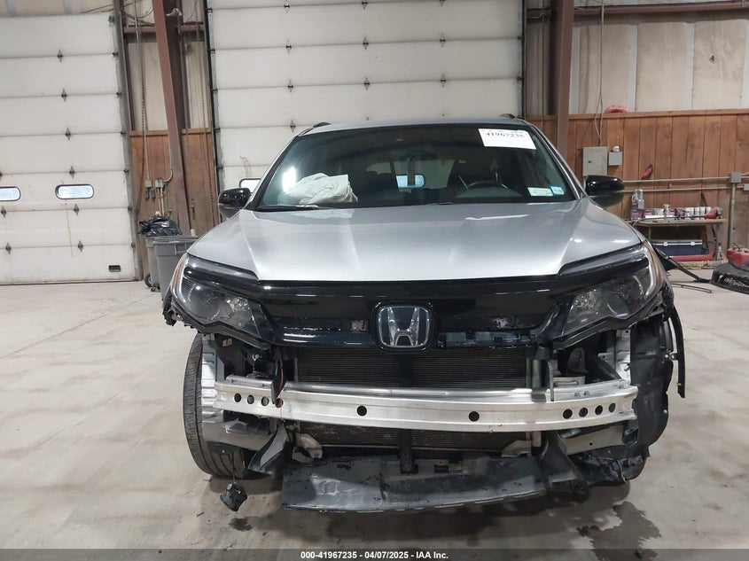 2022 HONDA PILOT VIN: 5FNYF6H32NB068845