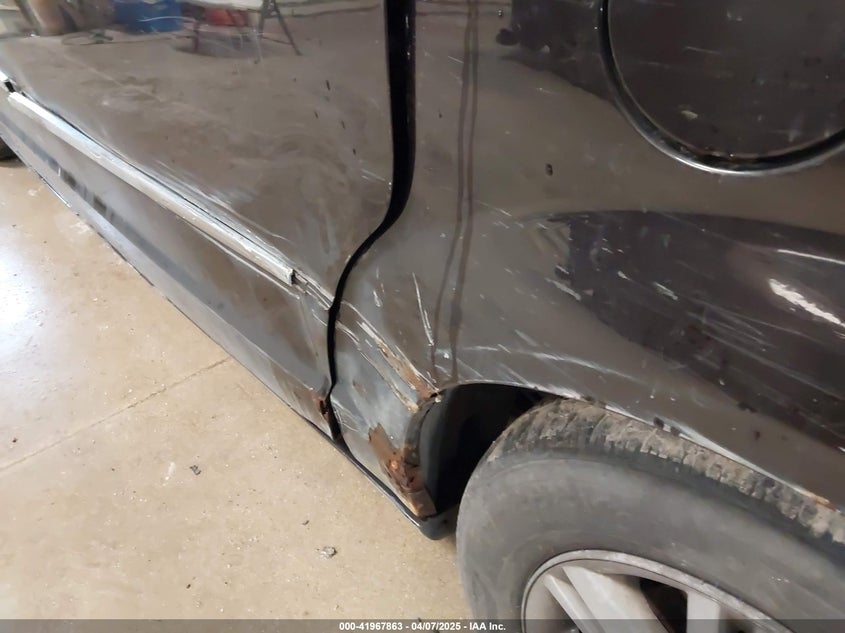 2010 CHRYSLER TOWN & COUNTRY VIN: 2A4RR5D12AR299120