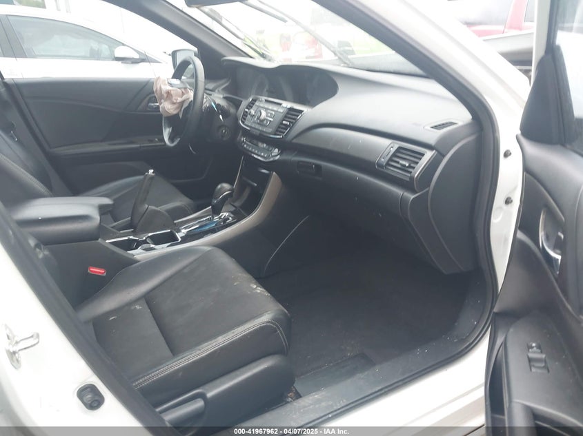 2016 HONDA ACCORD VIN: 1HGCR2F56GA113989