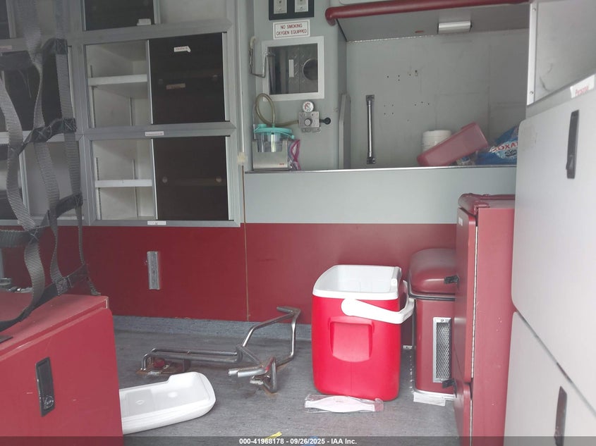 1996 Ford Econoline E350 Cutaway Van VIN: 1FDJE30F8THA79852 Lot: 41968178