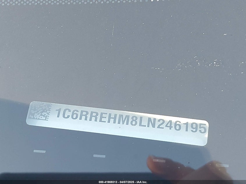 2020 RAM 1500 VIN: 1C6RREHM8LN246195