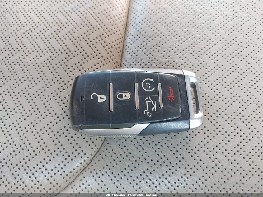 2022 RAM 1500 VIN: 1C6RREJT3NN143075