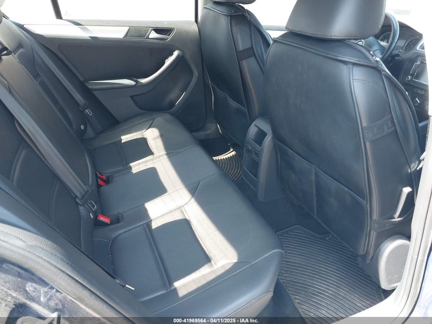 2014 VOLKSWAGEN JETTA VIN: 3VWD07AJ1EM441493