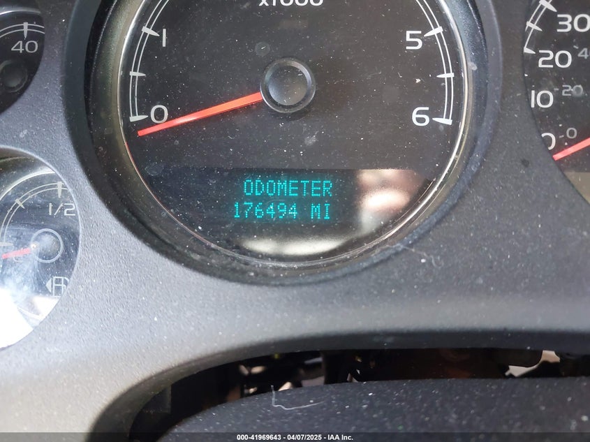 2013 CHEVROLET SUBURBAN VIN: 1GNSCJE0XDR255326