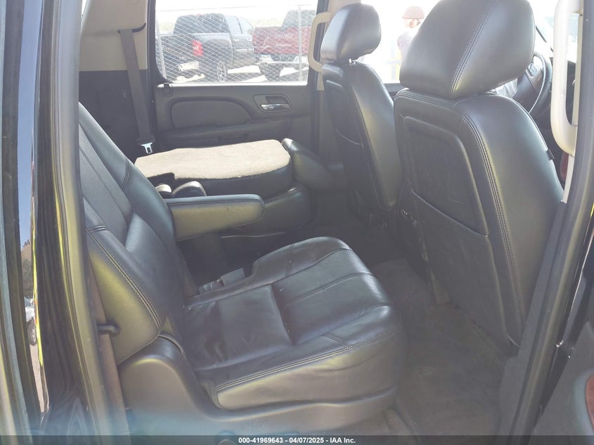 2013 CHEVROLET SUBURBAN VIN: 1GNSCJE0XDR255326