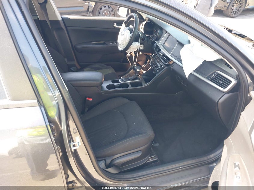 2020 KIA OPTIMA VIN: 5XXGT4L34LG423203