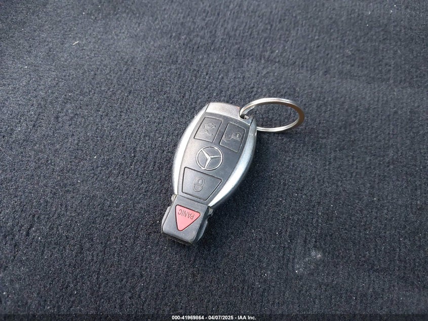 2010 MERCEDES-BENZ C 300 VIN: WDDGF5EB8AR126050
