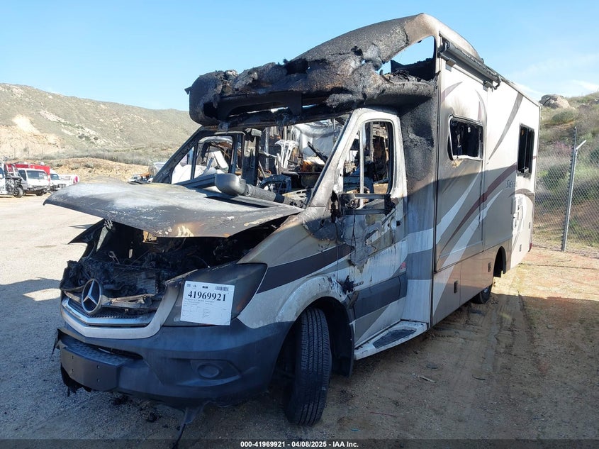 WDAPF4CC6F9620692 2015 MERCEDES-BENZ SPRINTER photo no. 2
