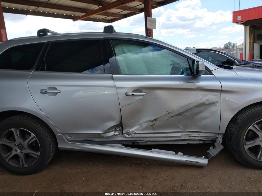 2015 VOLVO XC60 VIN: YV4902RMXF2719971
