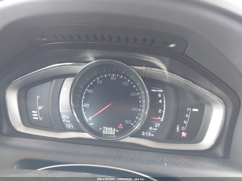 2015 VOLVO XC60 VIN: YV4902RMXF2719971