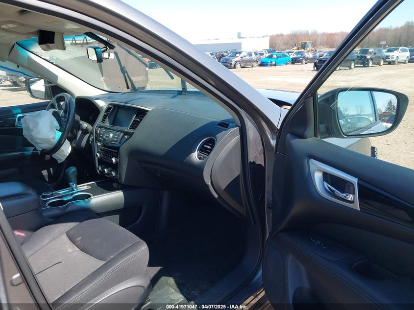 2018 NISSAN PATHFINDER VIN: 5N1DR2MM7JC605905
