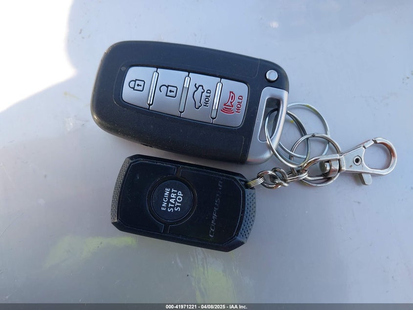 2011 HYUNDAI ELANTRA VIN: KMHDH4AE2BU125875