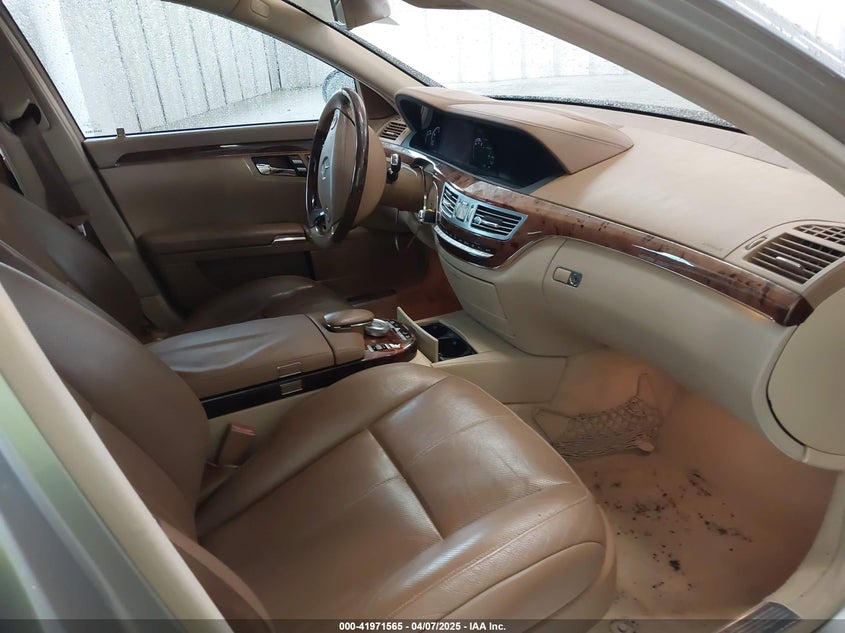 2007 MERCEDES-BENZ S 550 VIN: WDDNG71X07A081212