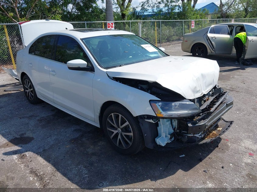 2017 VOLKSWAGEN JETTA 1.4T SE - 3VWDB7AJ7HM398308