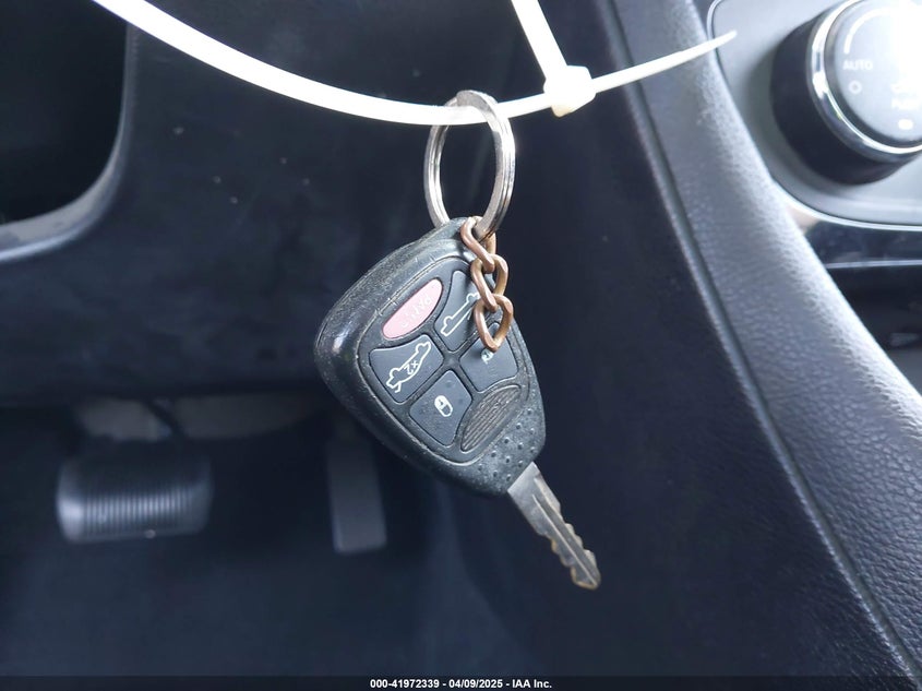 2013 CHRYSLER 200 VIN: 1C3BCBEB8DN592265